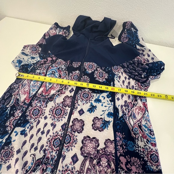 Chico’s Zenergy Floral Hooded Jacket Women’s Size L Full Zip Lightweight Pockets - Picture 6 of 8